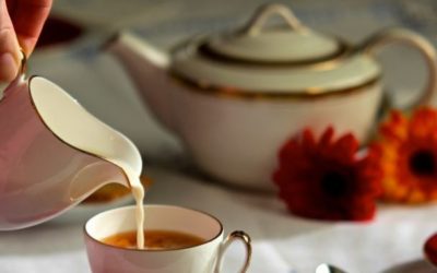 EL TÉ, ¿CON O SIN LECHE?